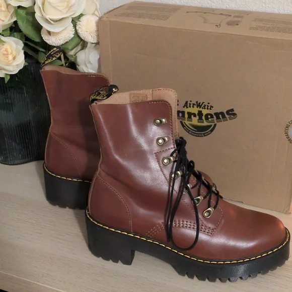 Dr Martens Leona Combat Boots In Saddle Tan Farrier Leather Sz 10 Like New W/Box - Picture 10 of 15